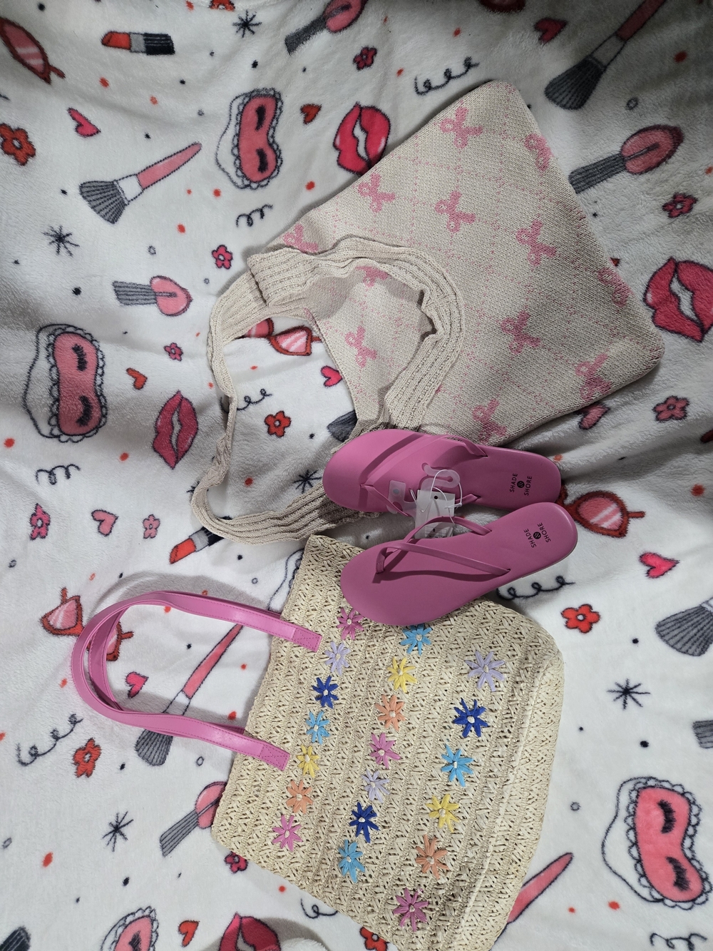 Cat & Jack Pink Flip Flops with Straw Floral Tote Set